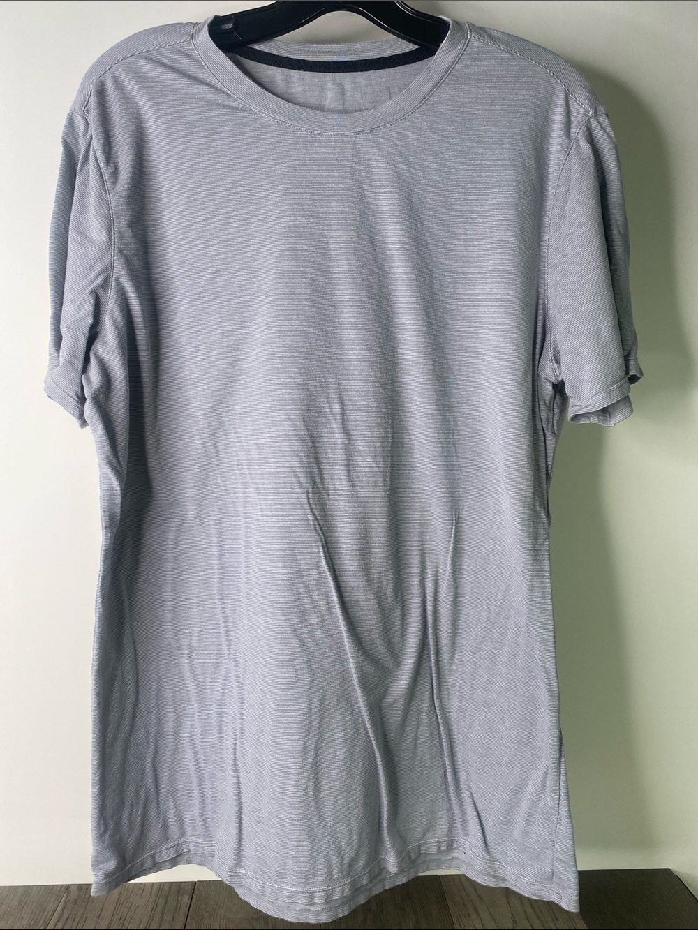 Hylete Light Gray Short Sleeve Crew Tee Men’s Size Large - 1552